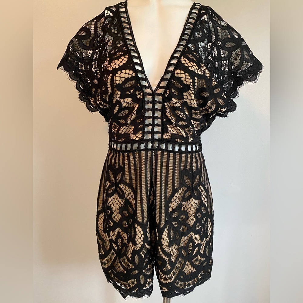 HOT & DELICIOUS Lace Detail Romper Black/Cream Size Large